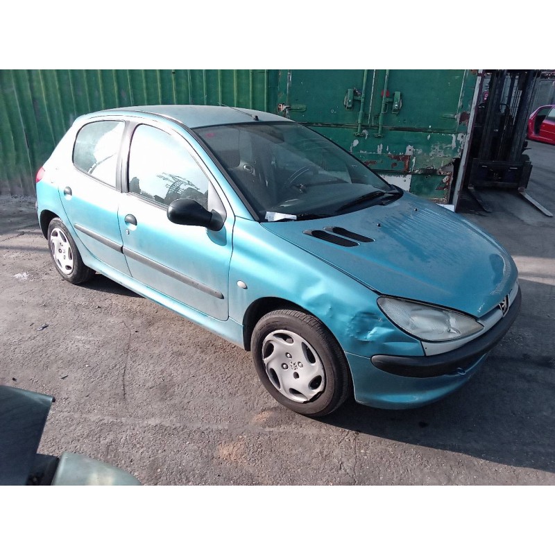 peugeot 206 berlina del año 2001