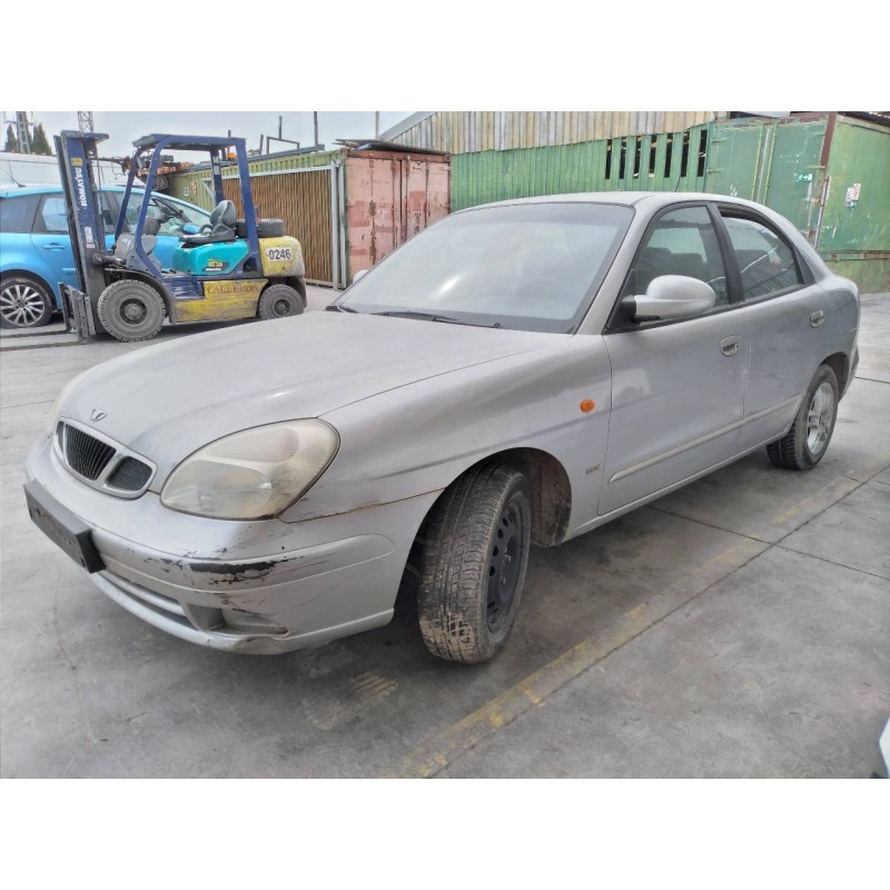 daewoo nubira berlina del año 2002