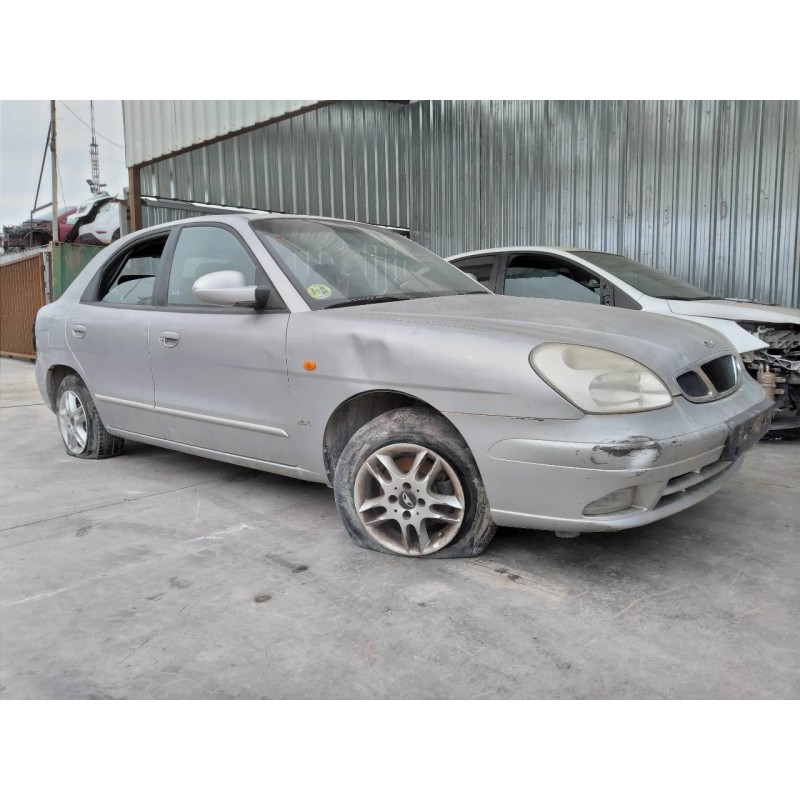 daewoo nubira berlina del año 2002