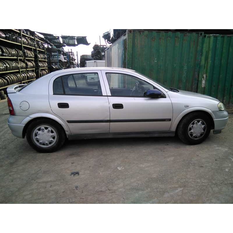 opel astra g berlina del año 2002