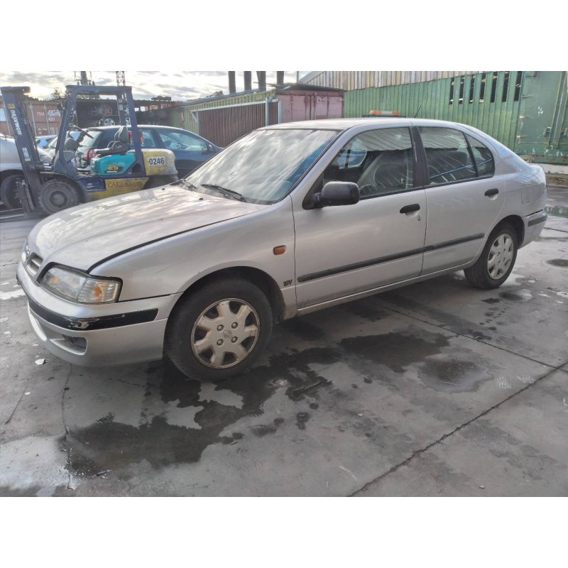 nissan primera berlina (p11) del año 1997