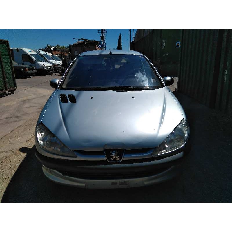 peugeot 206 berlina del año 2002