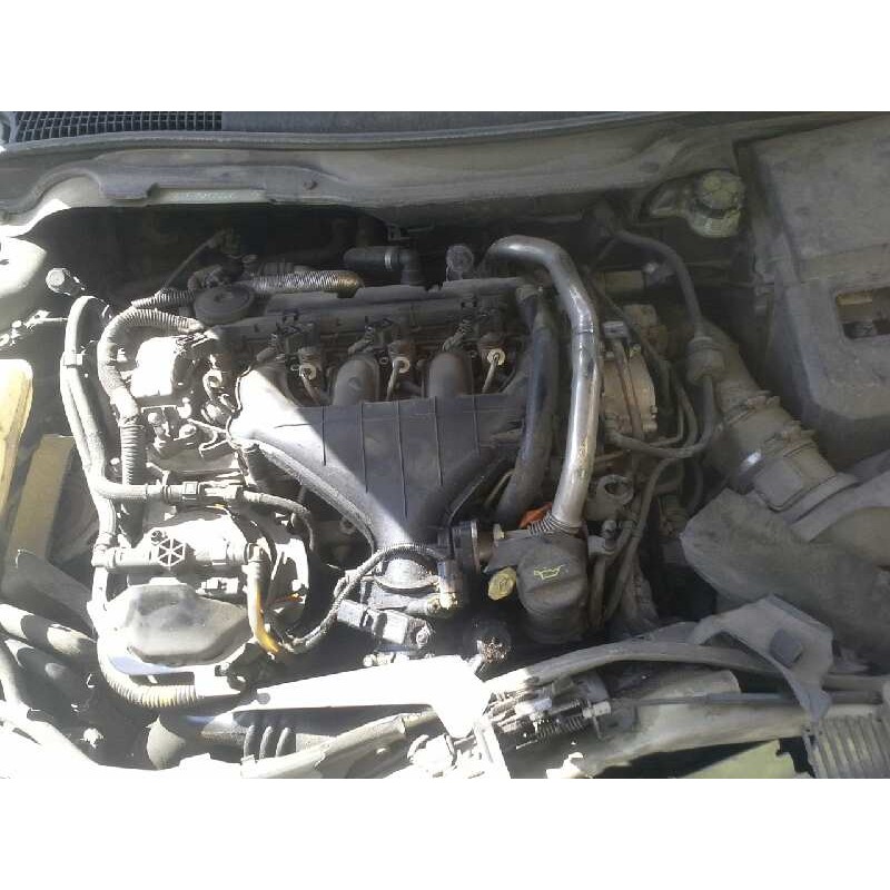 volvo s40 berlina del año 2004