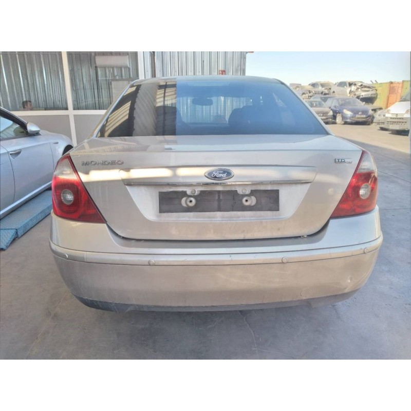 ford mondeo berlina (ge) del año 2004