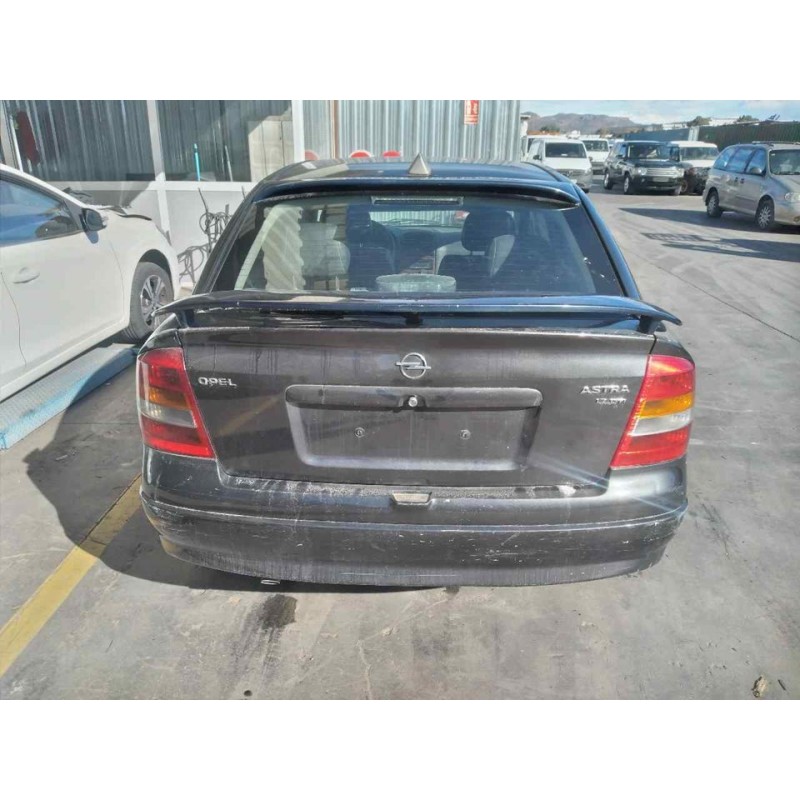 opel astra g berlina del año 2001