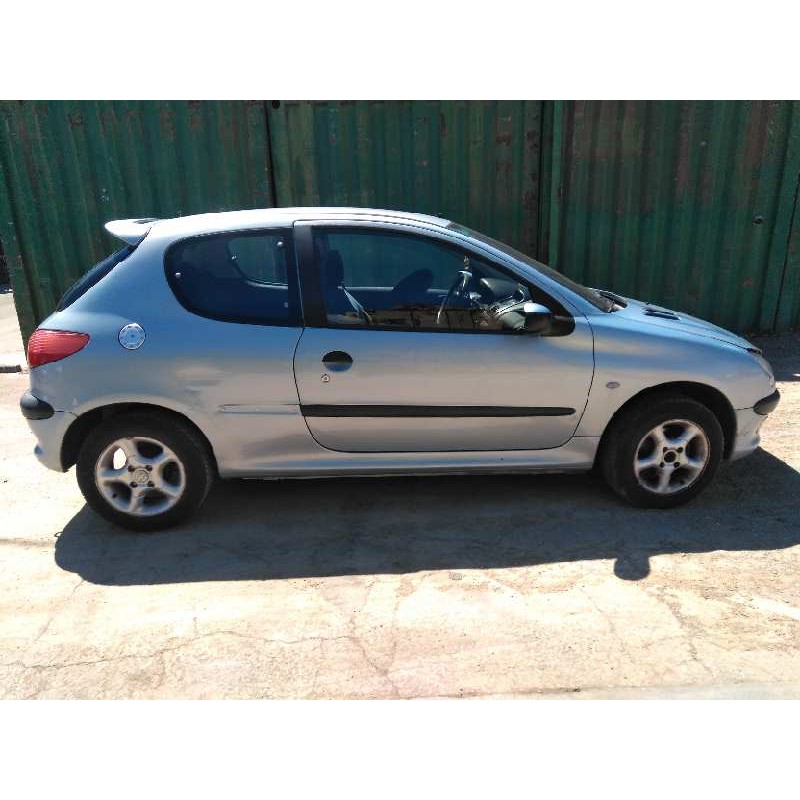 peugeot 206 berlina del año 2002