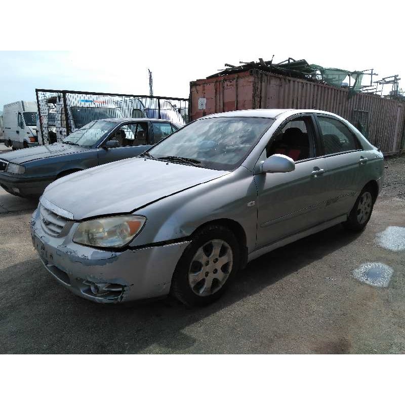 kia cerato del año 2004