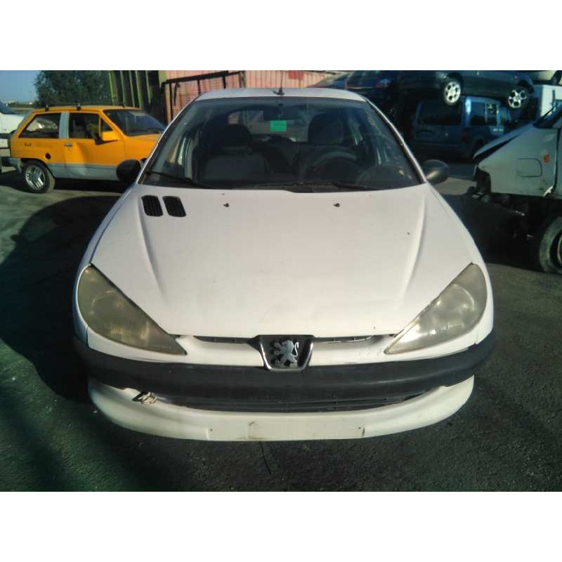 peugeot 206 berlina del año 2000