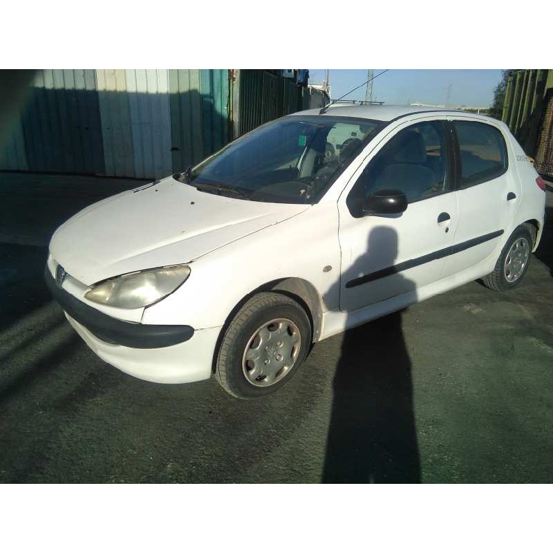 peugeot 206 berlina del año 2000