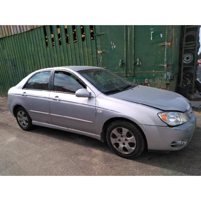 kia cerato del año 2004