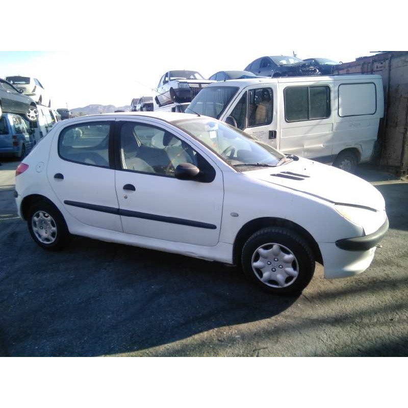 peugeot 206 berlina del año 2000