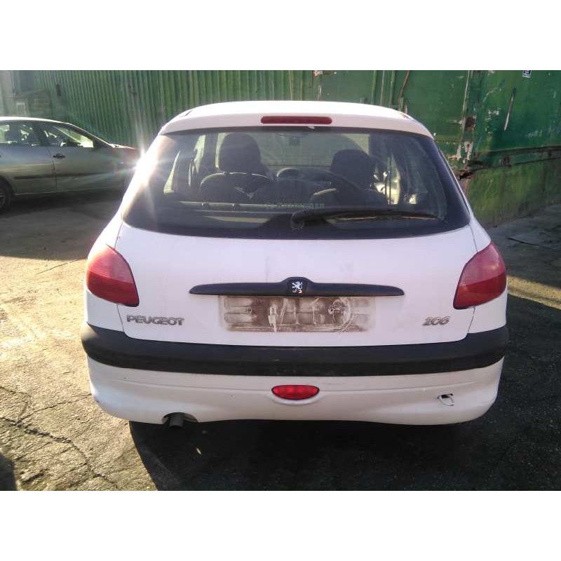 peugeot 206 berlina del año 2000