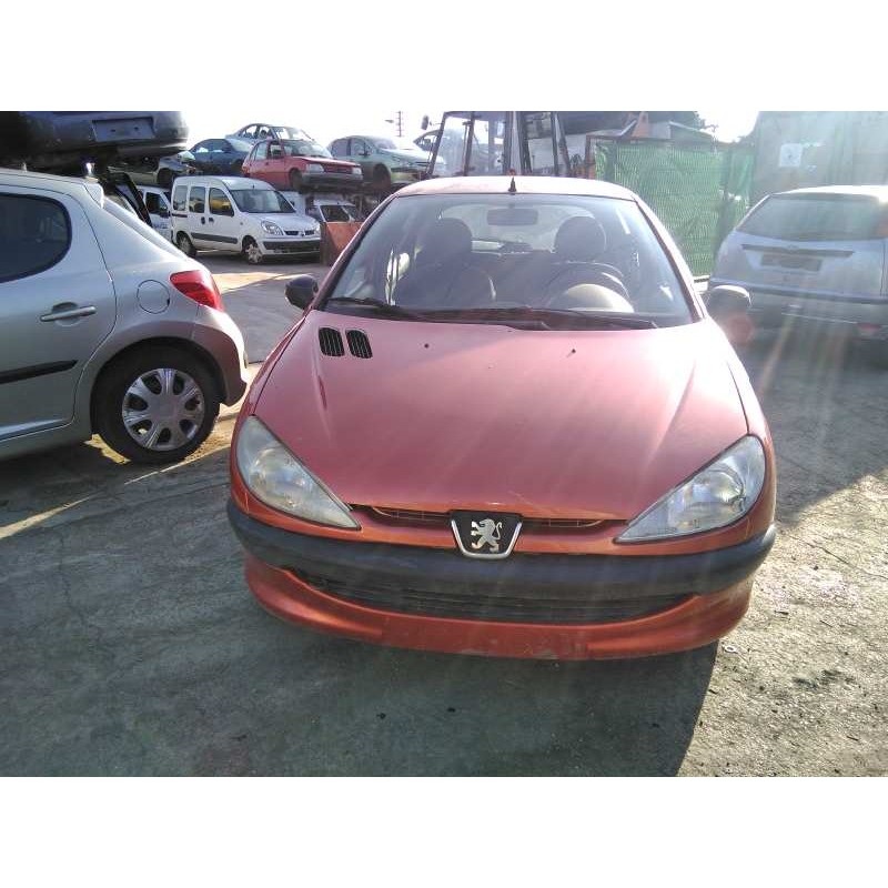 peugeot 206 berlina del año 2000