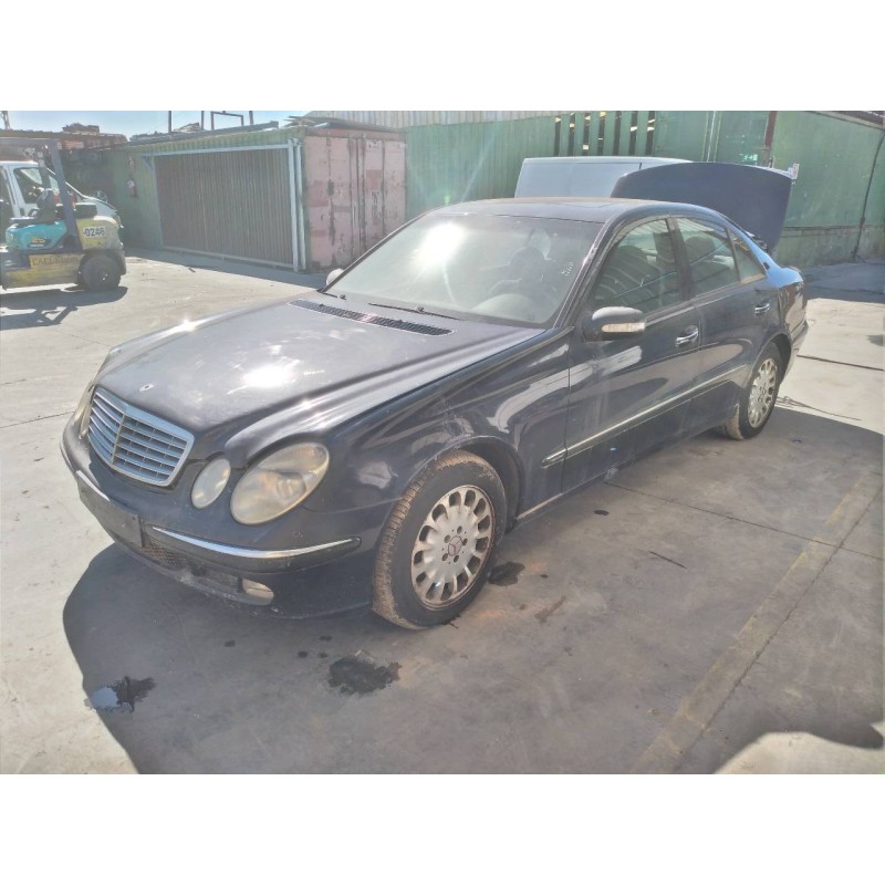 mercedes-benz clase e (w211) berlina del año 2002