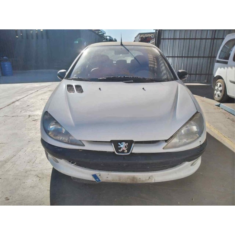 peugeot 206 berlina del año 2002