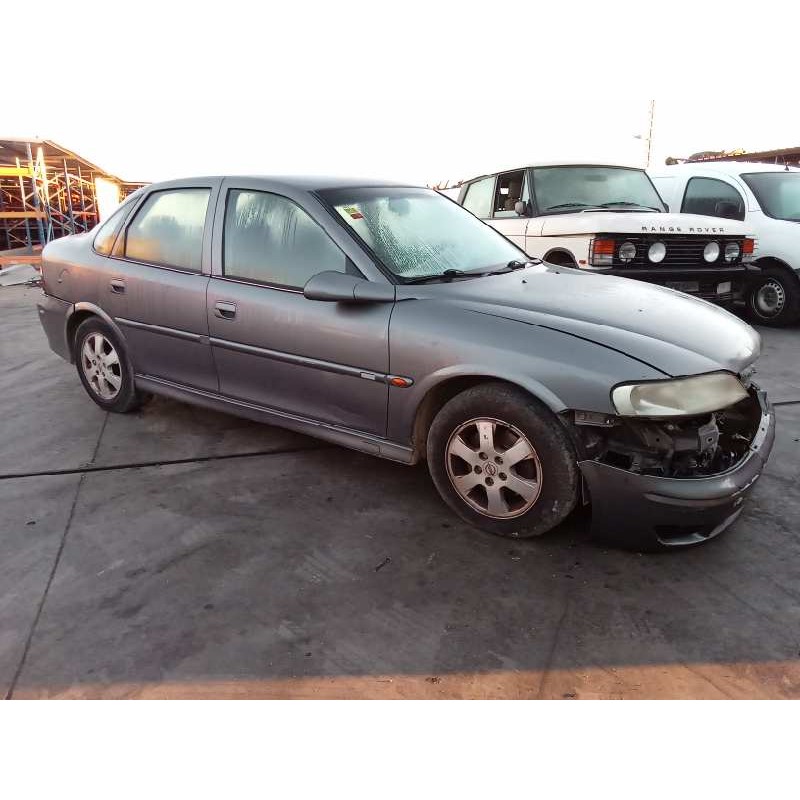 opel vectra b berlina del año 2000