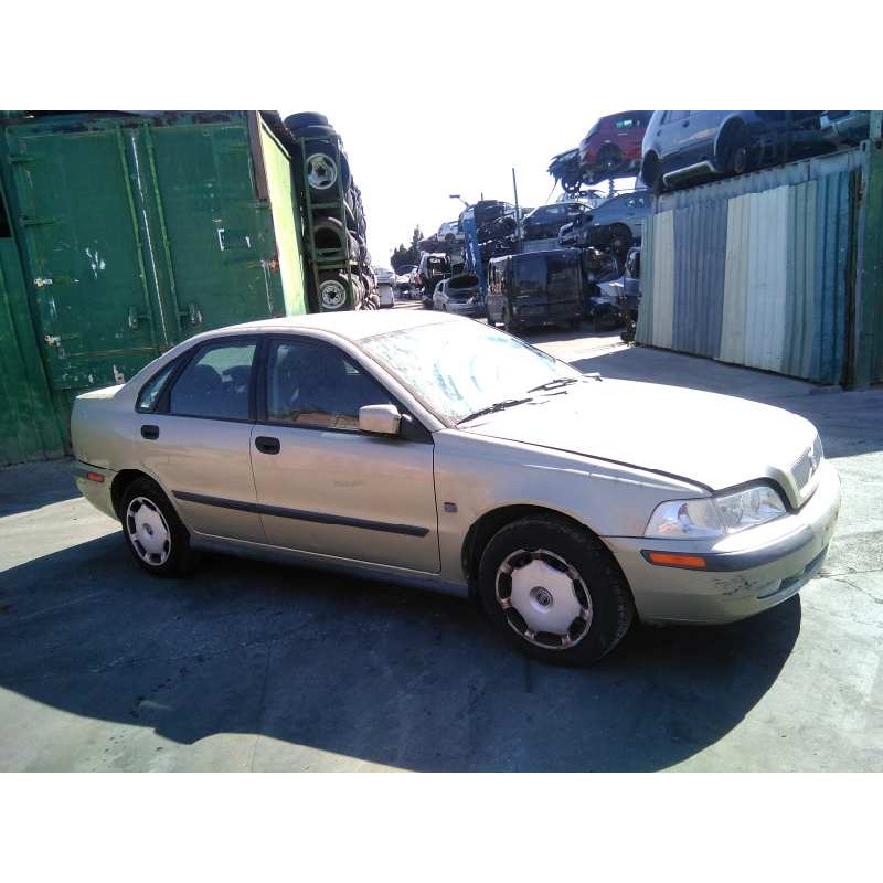 volvo s40 berlina del año 2001