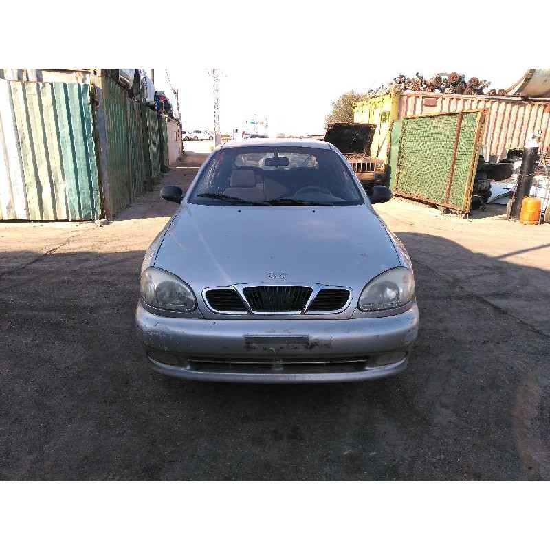 daewoo lanos del año 2001