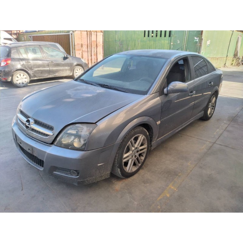 opel vectra c berlina del año 2004