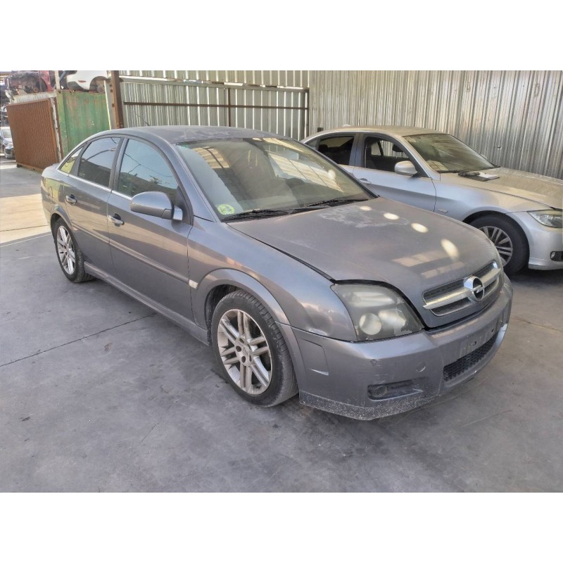 opel vectra c berlina del año 2004