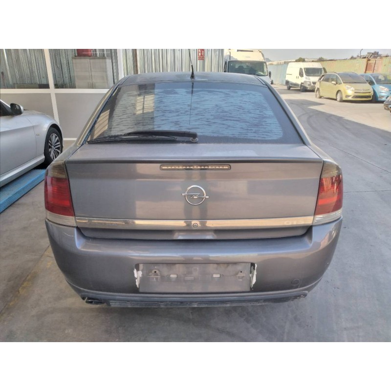 opel vectra c berlina del año 2004