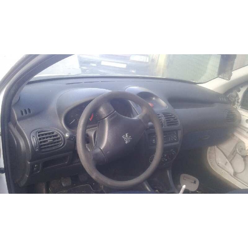peugeot 206 berlina del año 2005