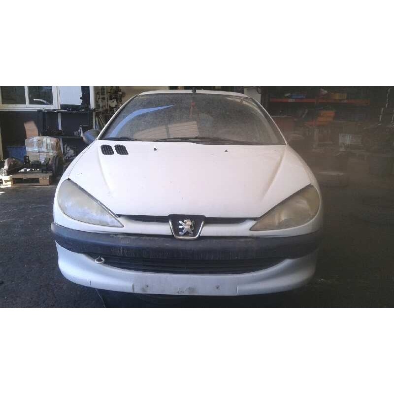 peugeot 206 berlina del año 2001