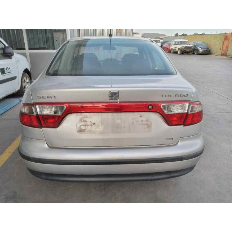 seat toledo (1m2) del año 2001