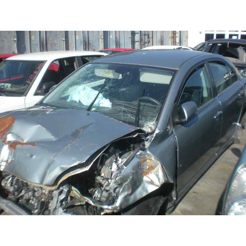 toyota avensis berlina (t25) del año 2008