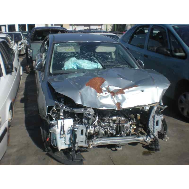 toyota avensis berlina (t25) del año 2008