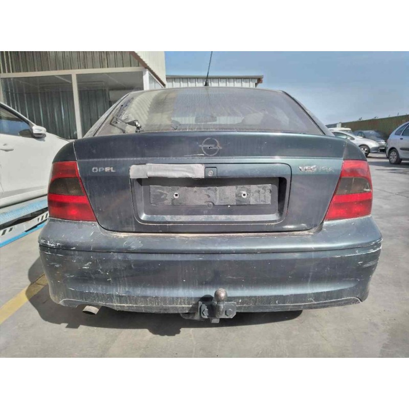 opel vectra b berlina del año 2001