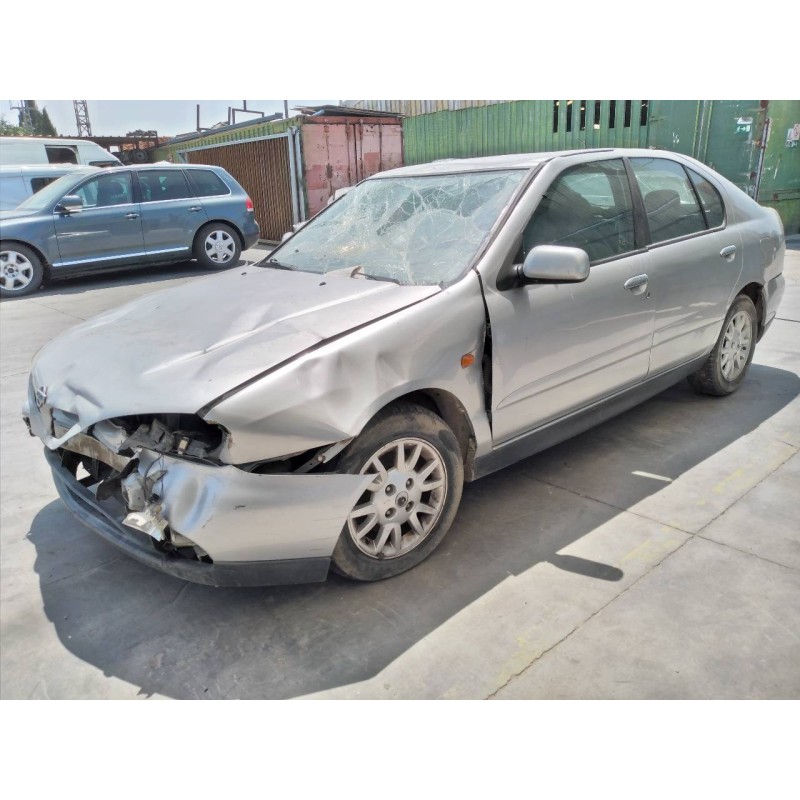 nissan primera berlina (p11) del año 2000