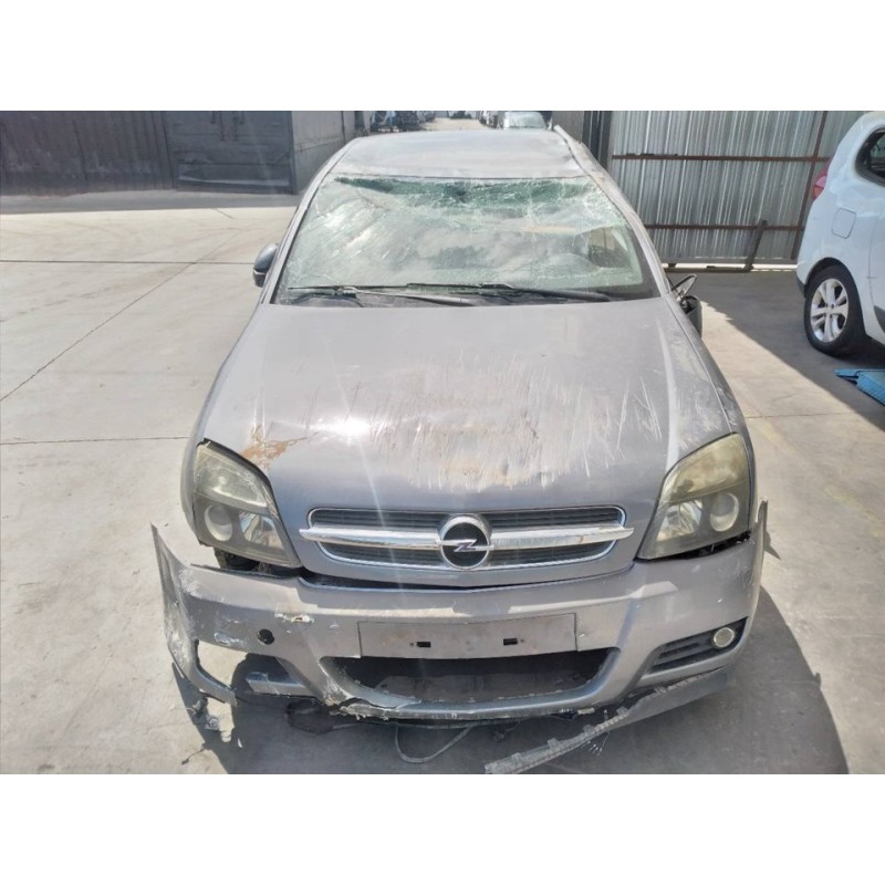 opel vectra c berlina del año 2004
