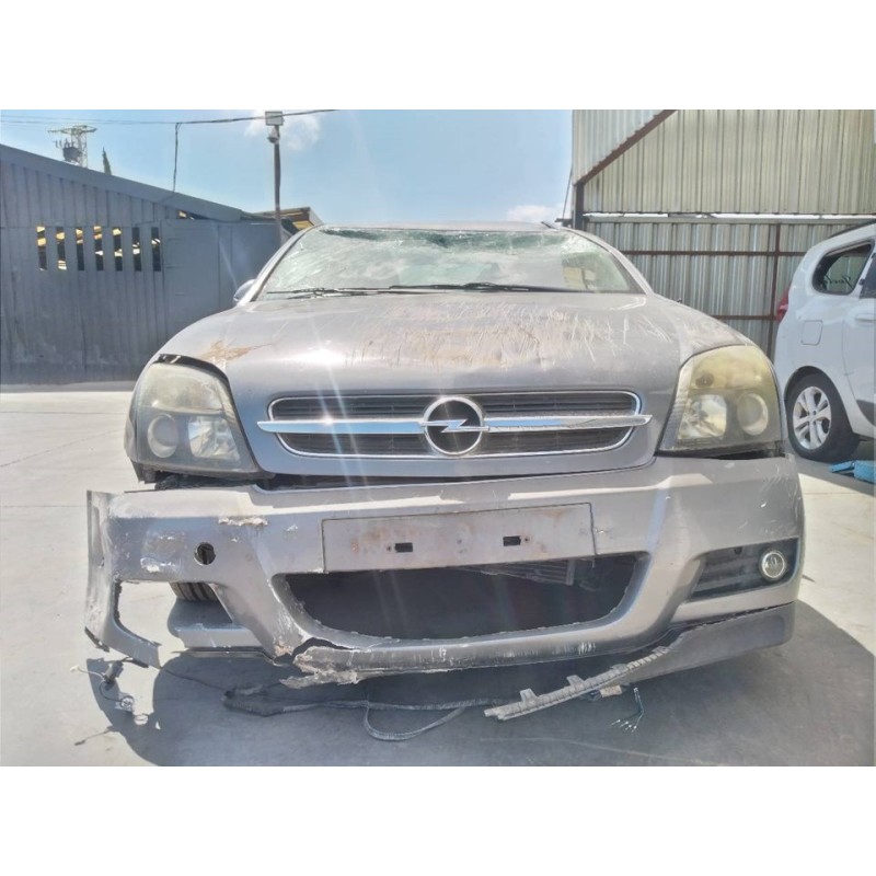 opel vectra c berlina del año 2004