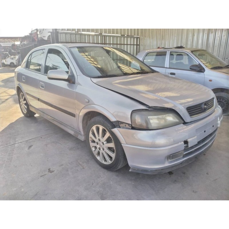 opel astra g berlina del año 2002