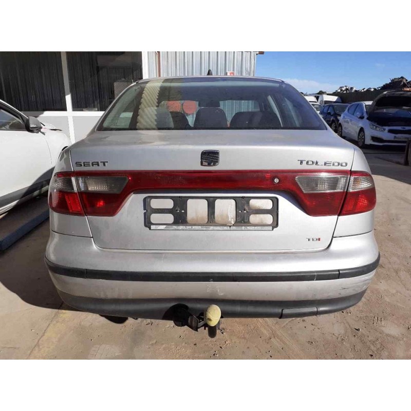 seat toledo (1m2) del año 2001