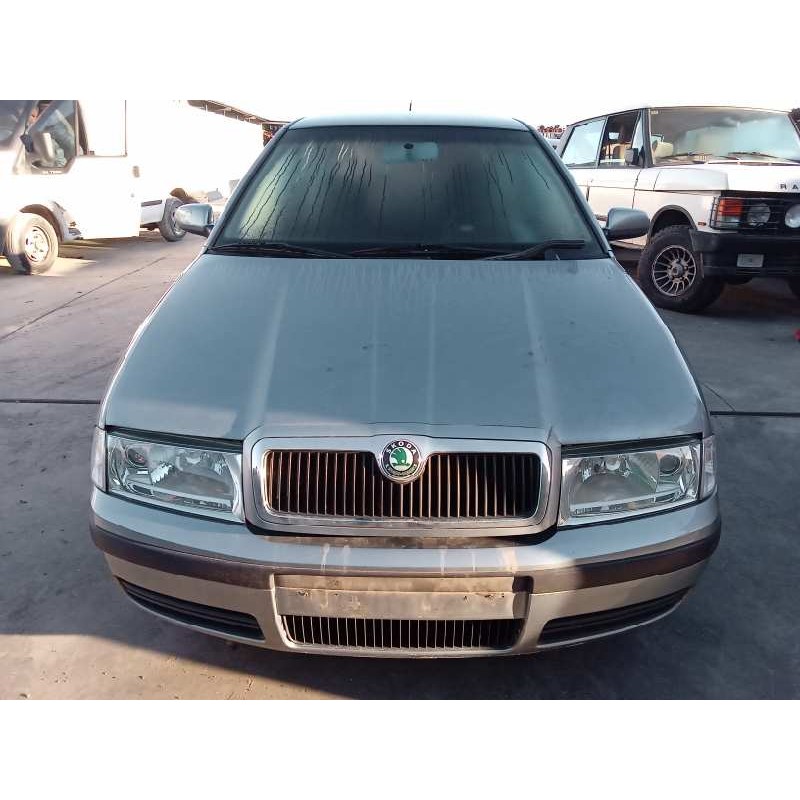 skoda octavia berlina (1u2) del año 2004