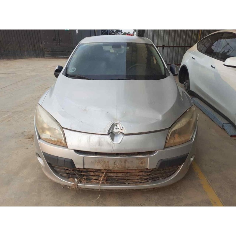 renault megane iii berlina 5 p del año 2010