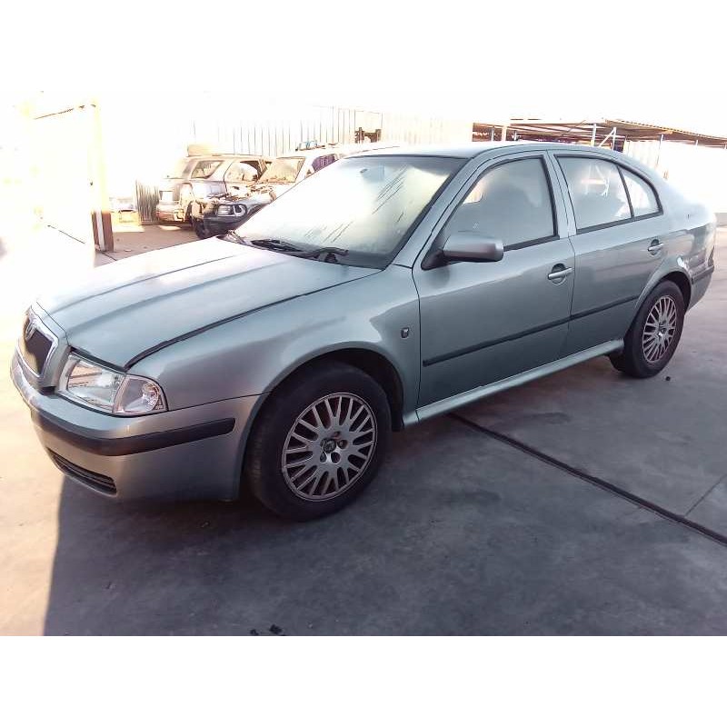 skoda octavia berlina (1u2) del año 2004