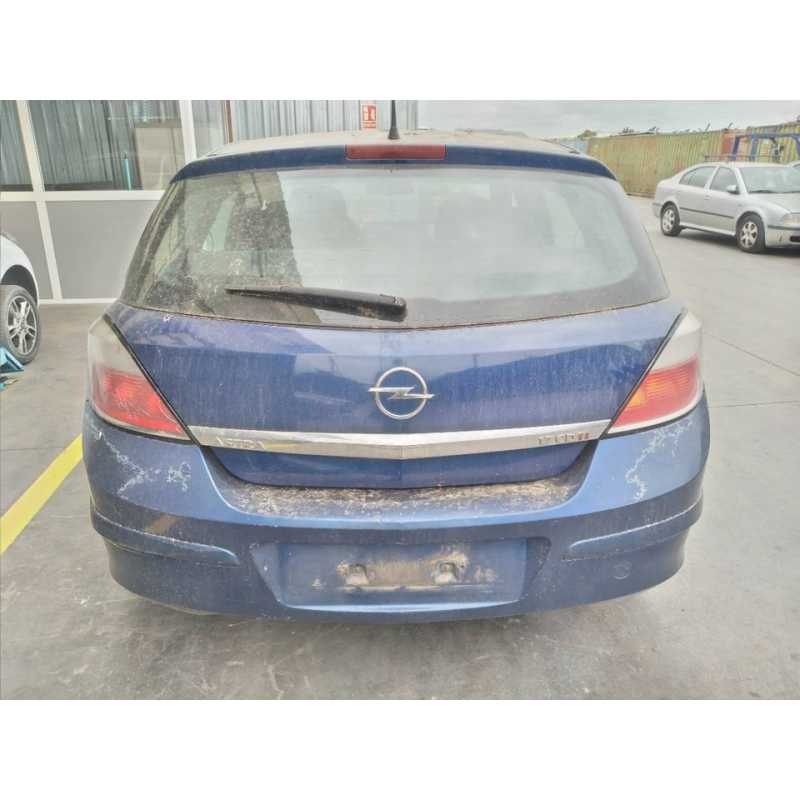 opel astra h berlina del año 2004