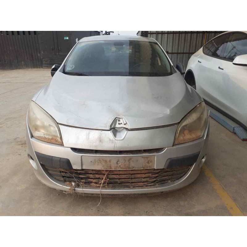 renault megane iii berlina 5 p del año 2010