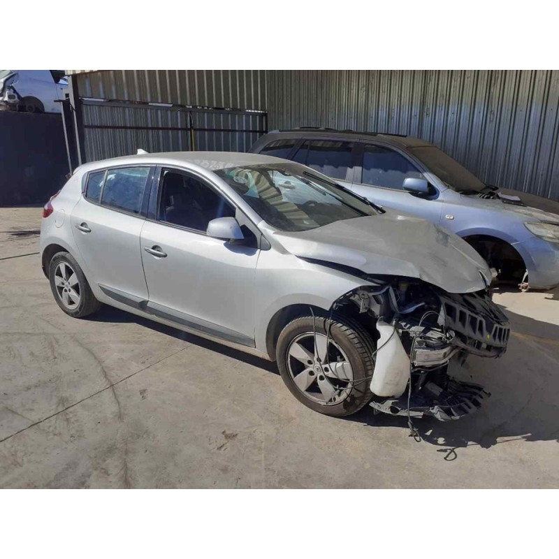 renault megane iii berlina 5 p del año 2010