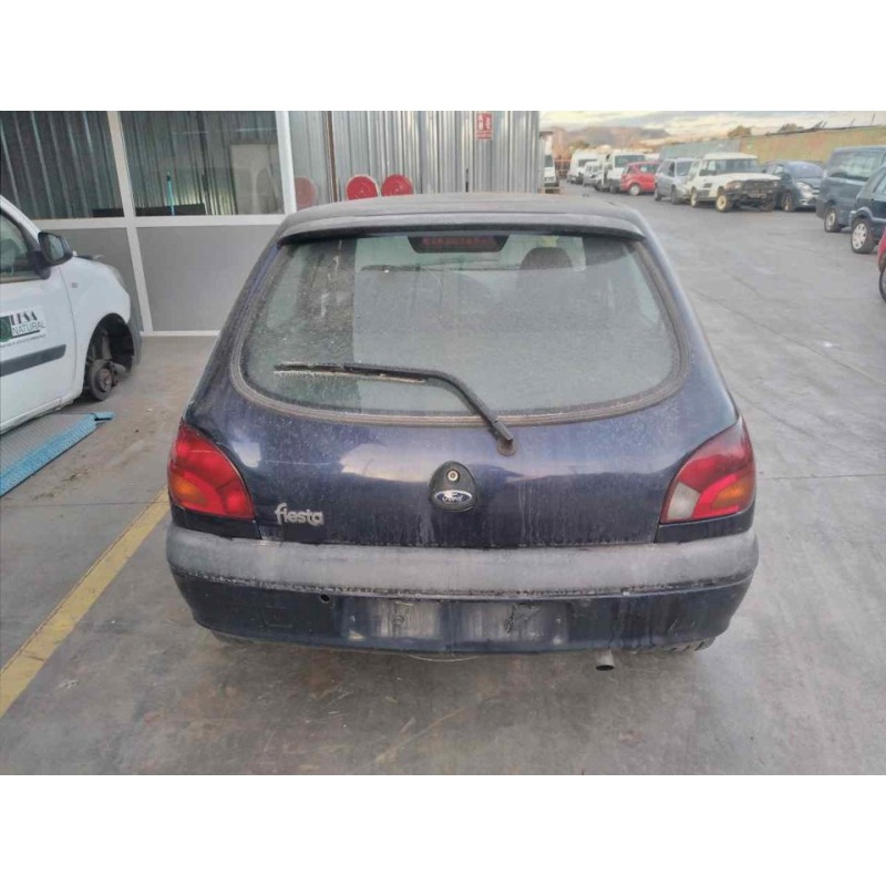 ford fiesta berlina (dx) del año 2001