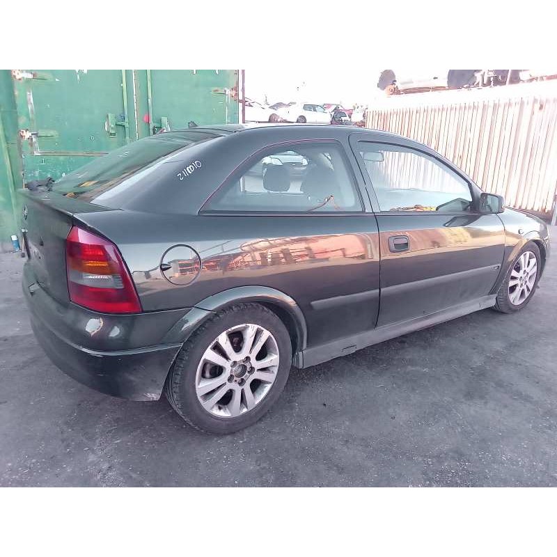 opel astra g berlina del año 2002
