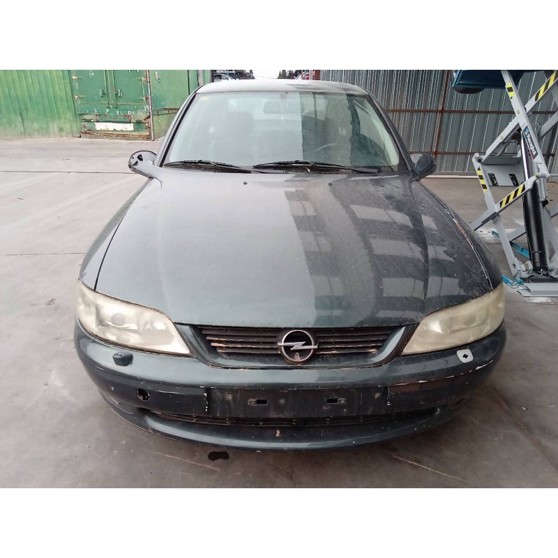 opel vectra b berlina del año 2001