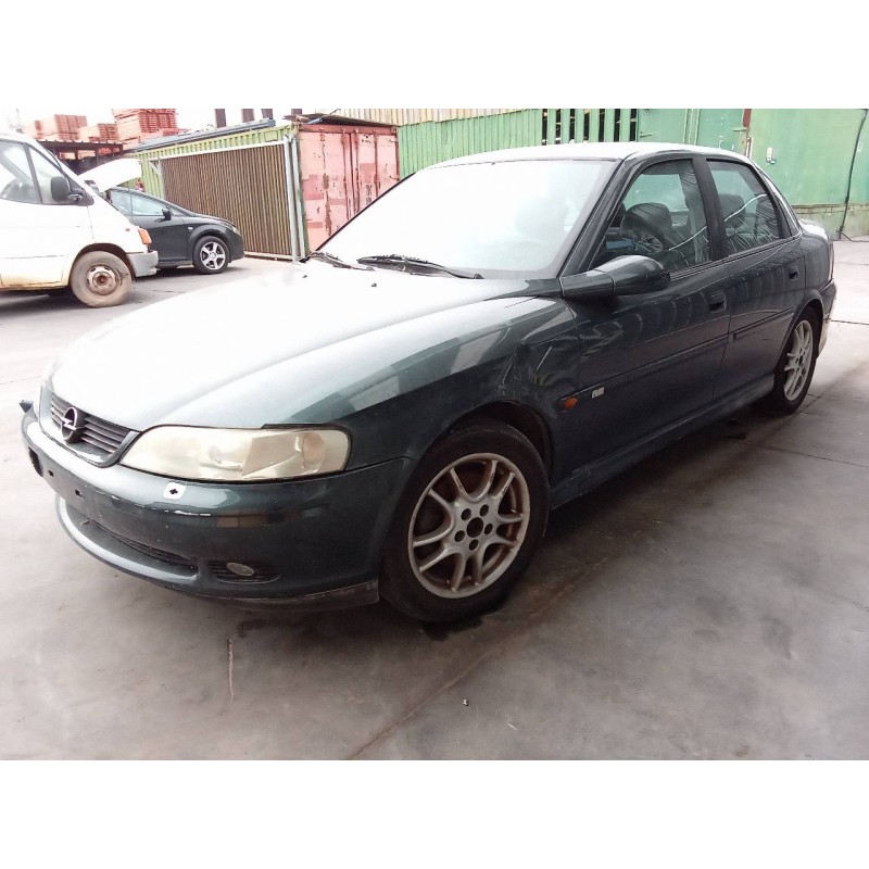 opel vectra b berlina del año 2001