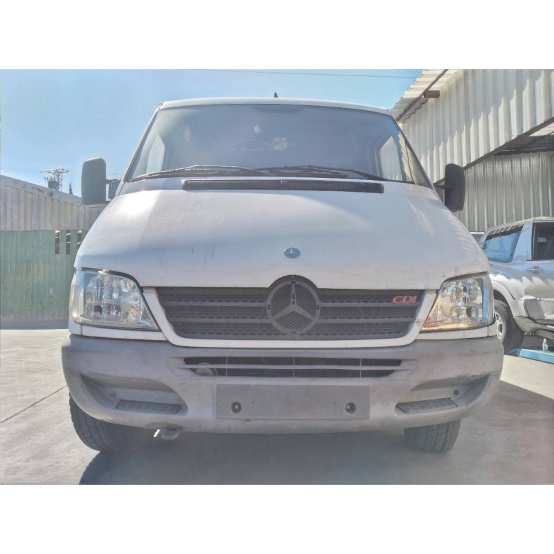 mercedes-benz sprinter 02.00  caja cerrada del año 2004