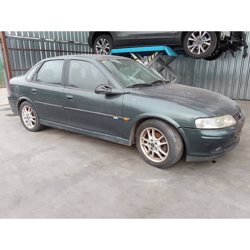 opel vectra b berlina del año 2001
