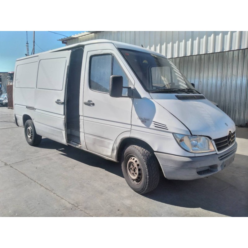 mercedes-benz sprinter 02.00  caja cerrada del año 2004