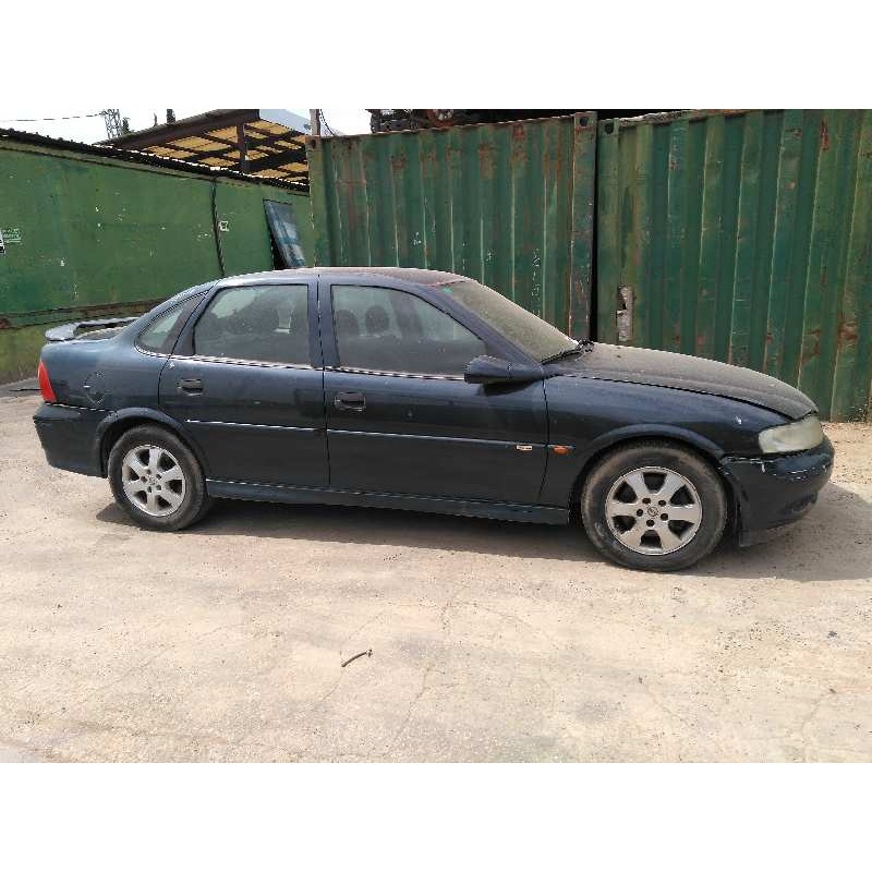 opel vectra b berlina del año 2001